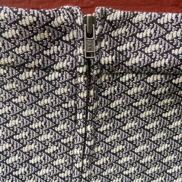 Theory Zaikin B2 Knit Flare Skirt Women's Size 4 - Picture 6 of 8